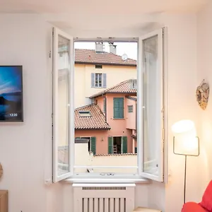  Appartamento Portatorre Suite, A Charming In The Heart Of Como, Free Private Parking, Air Conditioning & More!